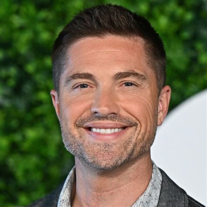 Brian Winters Height, Weight, Net Worth, Age, Birthday, Wikipedia, Who, Instagram, Biography