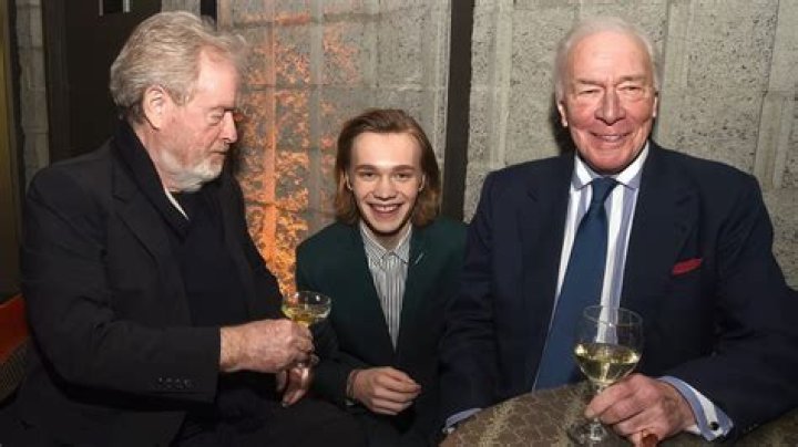 
Charlie Plummer Parents Brother And Girlfriend 