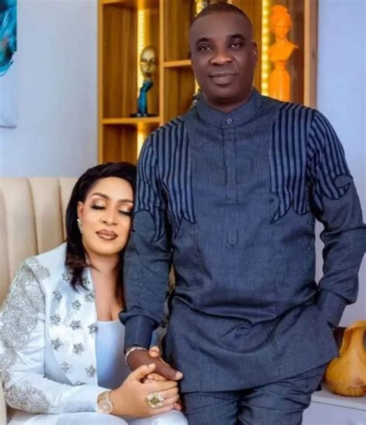 
Kwam 1’s Wife Emmanuella Ropo Pens Emotional Message To The Fuji Icon 